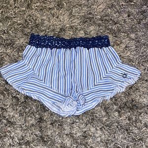 🦋Calvin Klein Blue stripe shorts